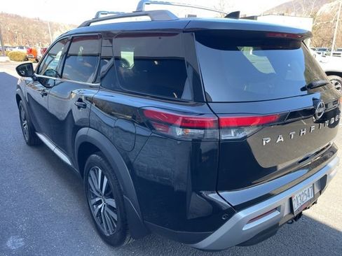 Used 2022 Nissan Pathfinder Platinum w/ Cargo Package image 16