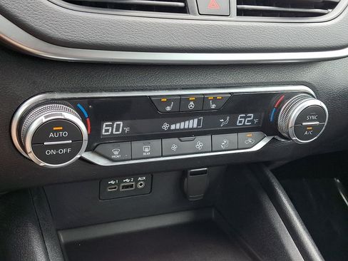 Used 2019 Nissan Altima 2.5 SV AWD/4WD image 16