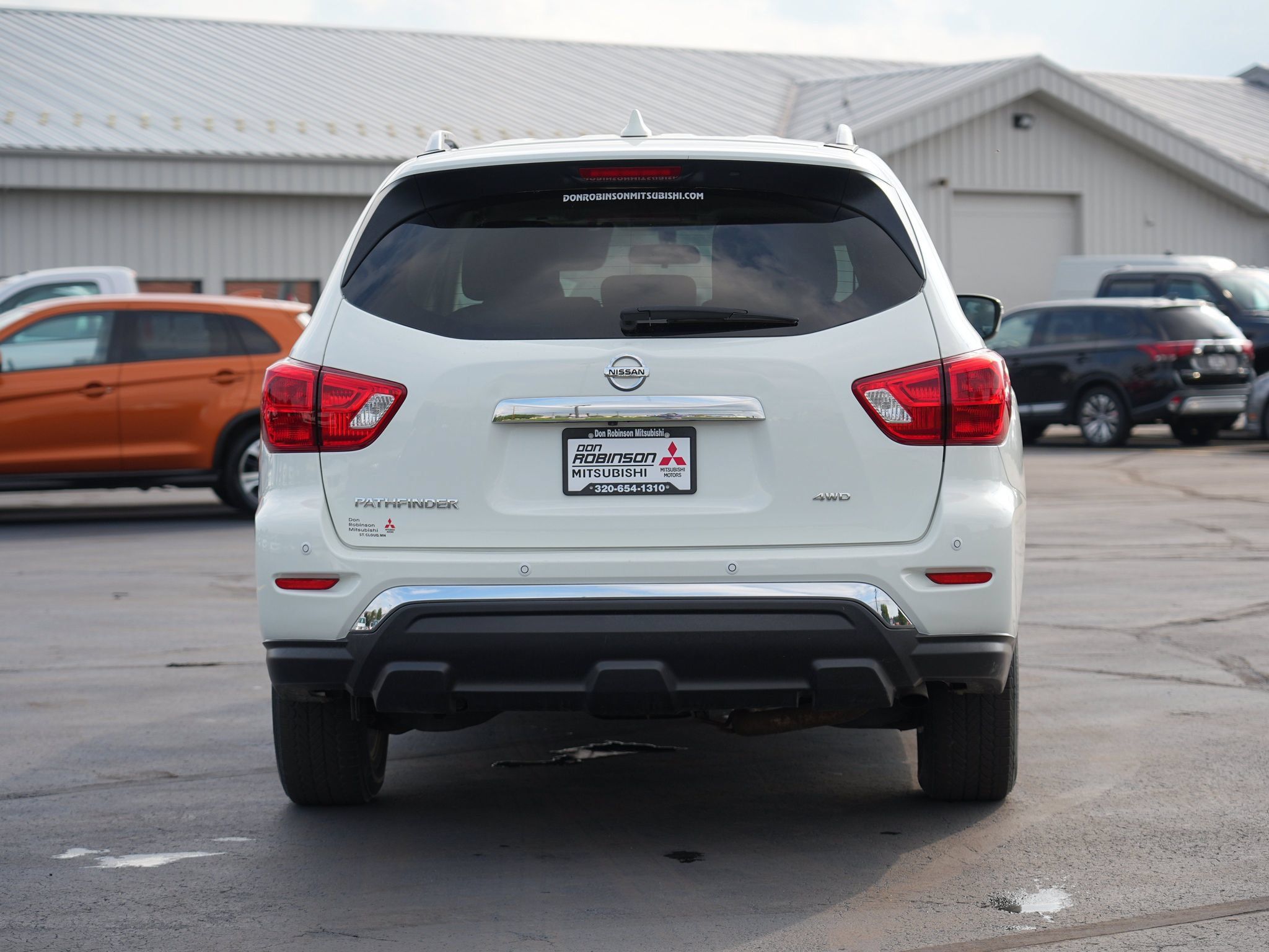 Used 2020 Nissan Pathfinder S AWD/4WD image 4