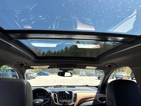 Used 2021 Chevrolet Equinox Premier AWD/4WD image 26
