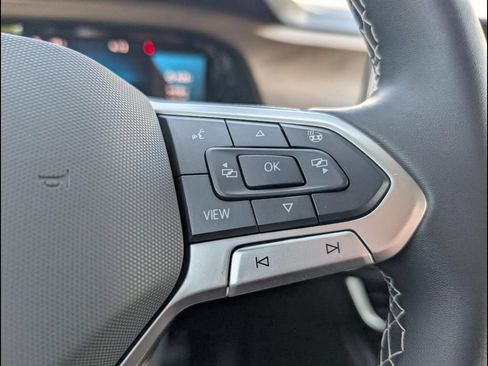 Certified 2025 Volkswagen Atlas SE FWD image 15