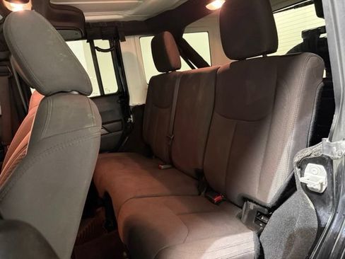 Used 2017 Jeep Wrangler Unlimited Sport w/ Connectivity Group AWD/4WD image 19