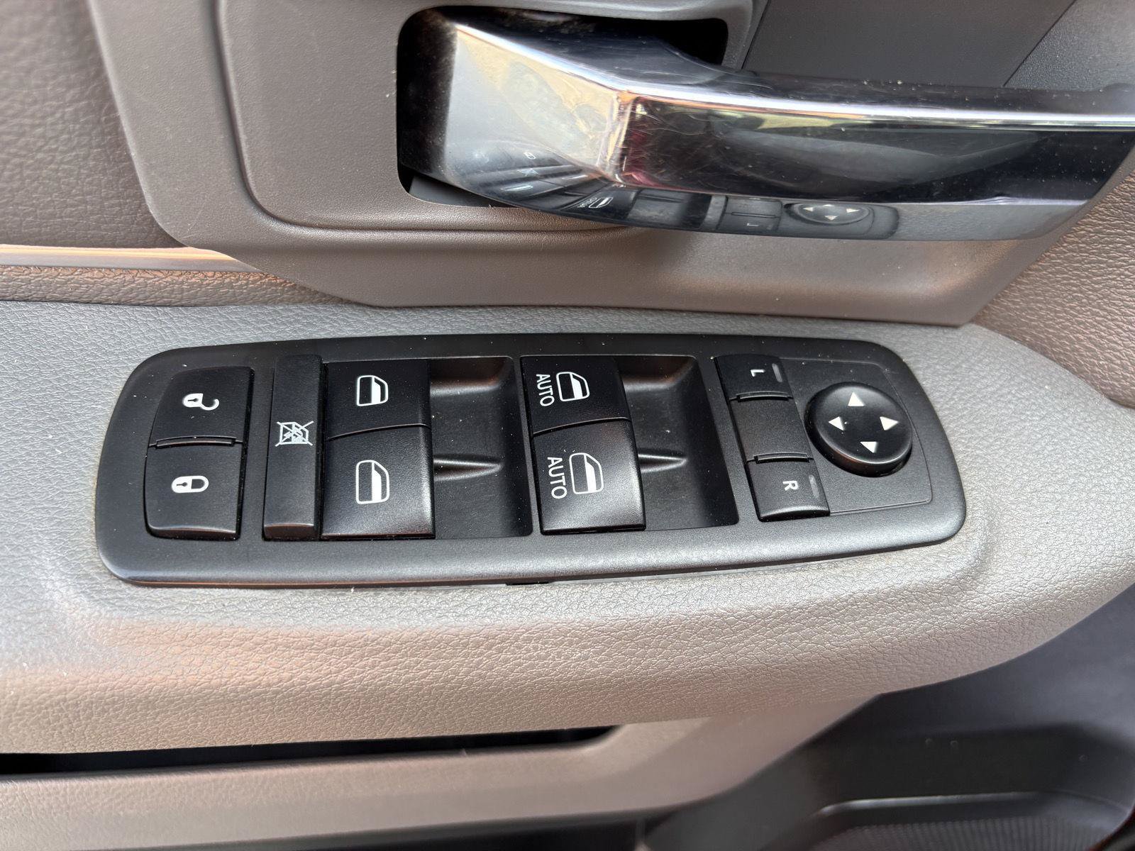 Used 2017 RAM 1500 Big Horn AWD/4WD image 9