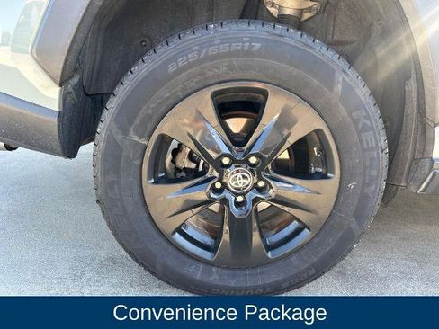 Used 2021 Toyota RAV4 XLE w/ Convenience Package FWD image 10