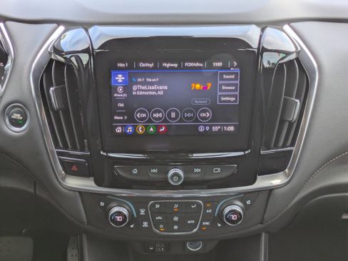 Used 2023 Chevrolet Traverse High Country image 5