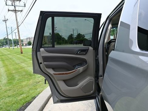 Used 2018 Chevrolet Tahoe Premier AWD/4WD image 24