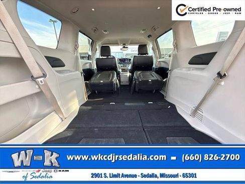 Certified 2023 Chrysler Pacifica Touring-L FWD image 28