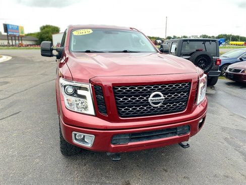 Used 2019 Nissan Titan PRO-4X image 3