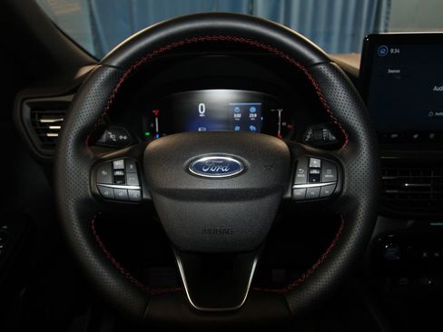 Used 2025 Ford Escape ST-Line Select w/ Tech Pack #1 AWD/4WD image 11