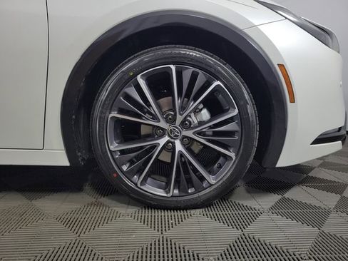 Used 2024 Toyota Prius XLE image 11