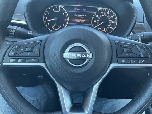 Used 2023 Nissan Altima 2.5 SV FWD image 43