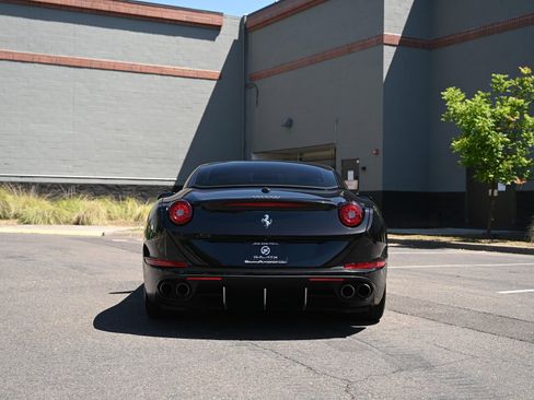 Used 2016 Ferrari California T RWD image 15