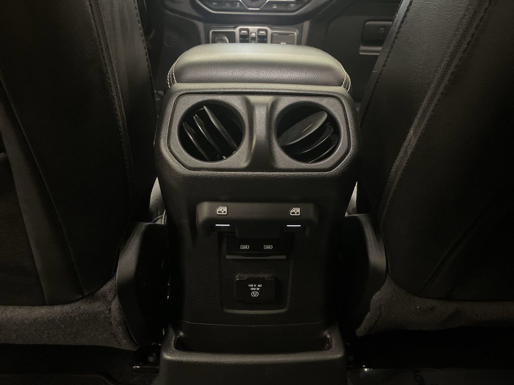 Used 2021 Jeep Wrangler Unlimited Sahara w/ Cold Weather Group AWD/4WD image 15