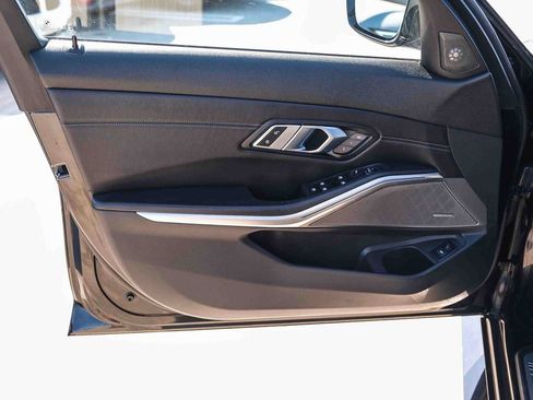 Used 2021 BMW M3 RWD image 23