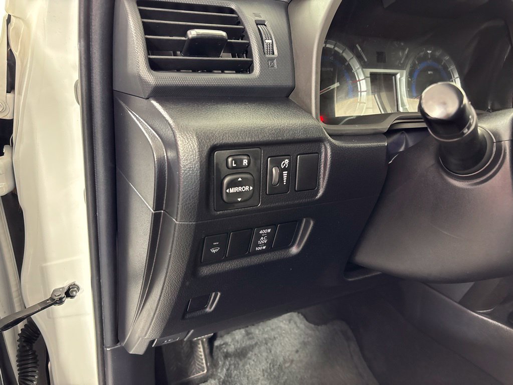 Used 2018 Toyota 4Runner TRD Off-Road Premium AWD/4WD image 26