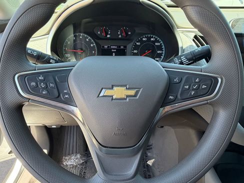 Used 2025 Chevrolet Malibu LS image 30