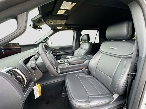 New 2025 Ford Expedition Platinum w/ Stealth Appearance Package image 15