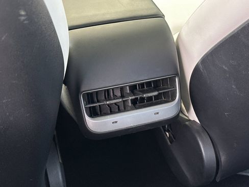 Used 2021 Tesla Model 3 Standard Range Plus image 13