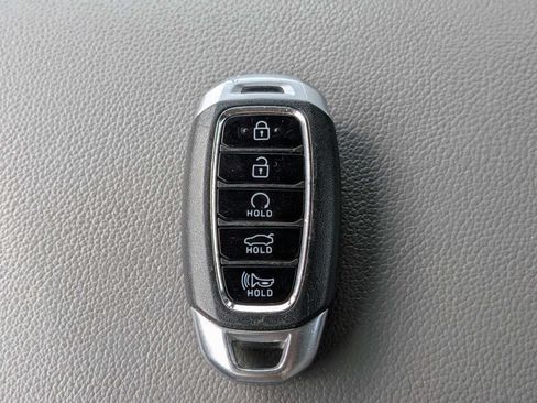 Used 2021 Hyundai Elantra SEL FWD image 28