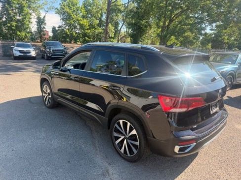 Used 2022 Volkswagen Taos SE AWD/4WD image 12