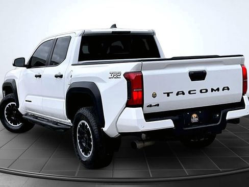 Used 2024 Toyota Tacoma TRD Off-Road w/ TRD Off Road Upgrade Package AWD/4WD image 4