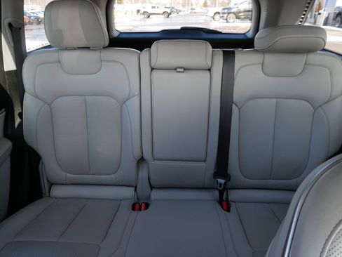 Used 2022 Jeep Grand Cherokee Overland w/ Luxury Tech Group IV image 13