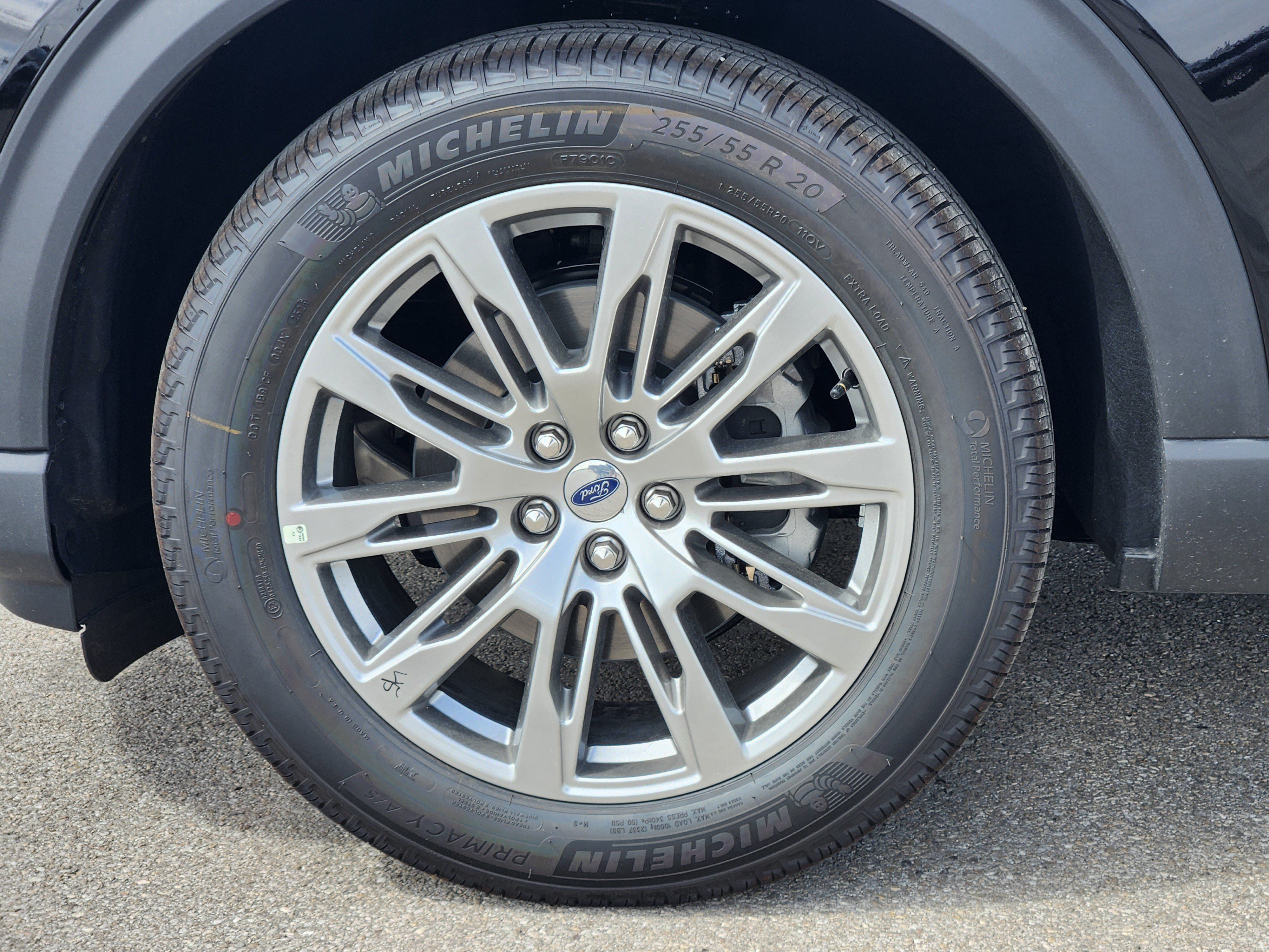 New 2026 Ford Explorer Platinum RWD image 7