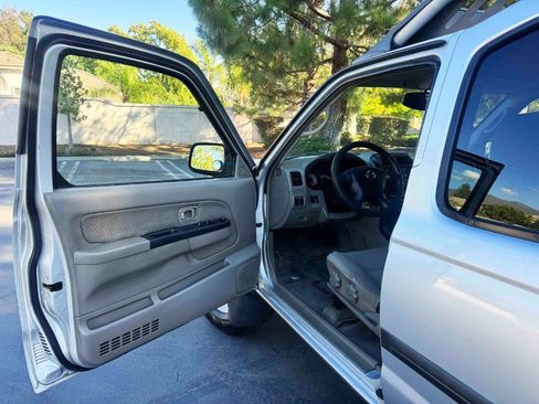 Used 2004 Nissan Xterra XE image 14