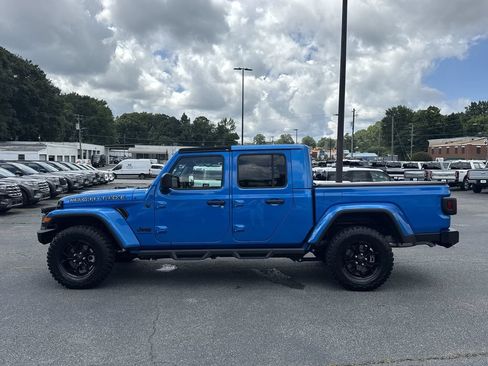 Used 2025 Jeep Gladiator Sport AWD/4WD image 4