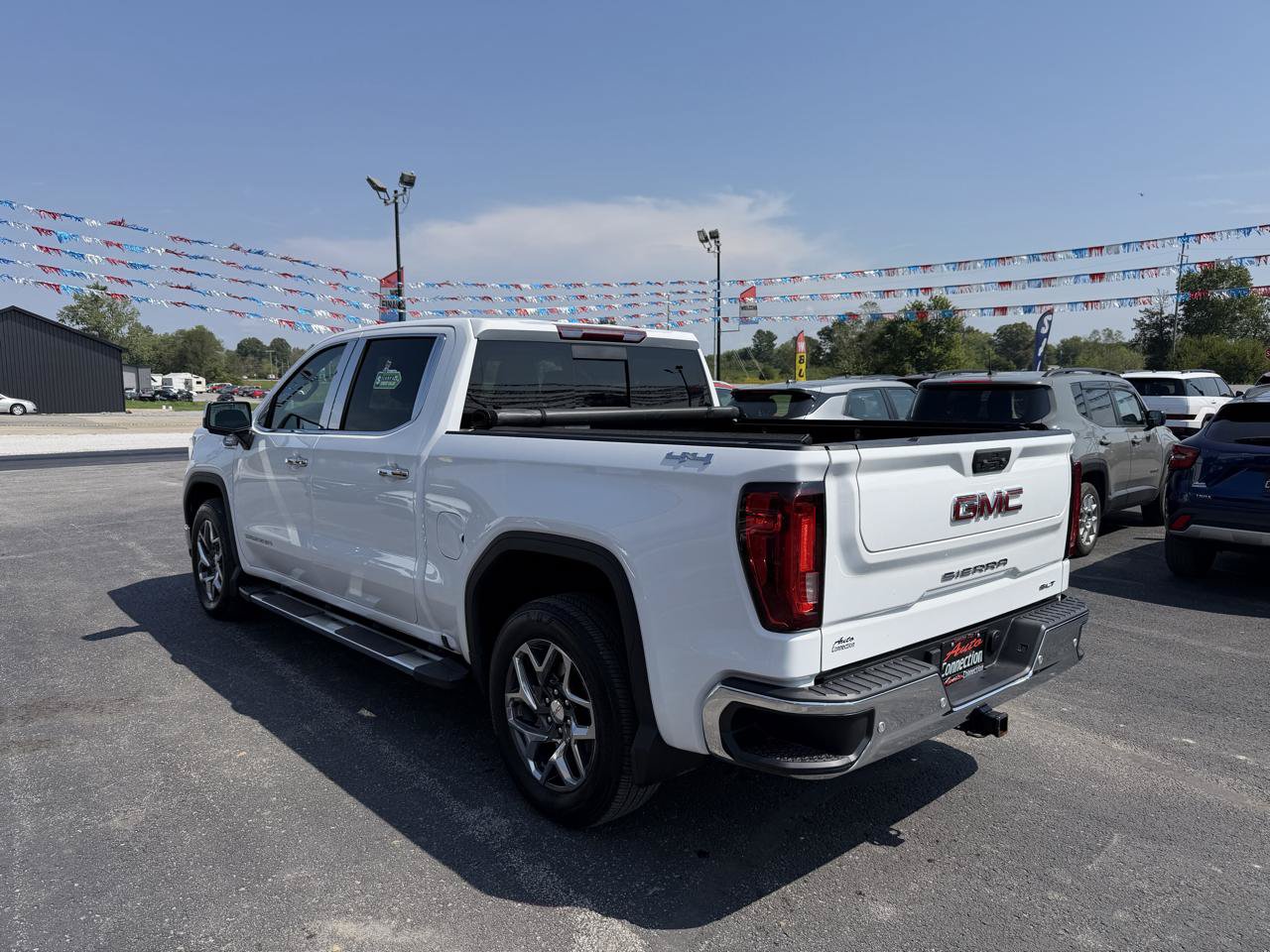 Used 2024 GMC Sierra 1500 SLT w/ SLT Premium Plus Package AWD/4WD image 9