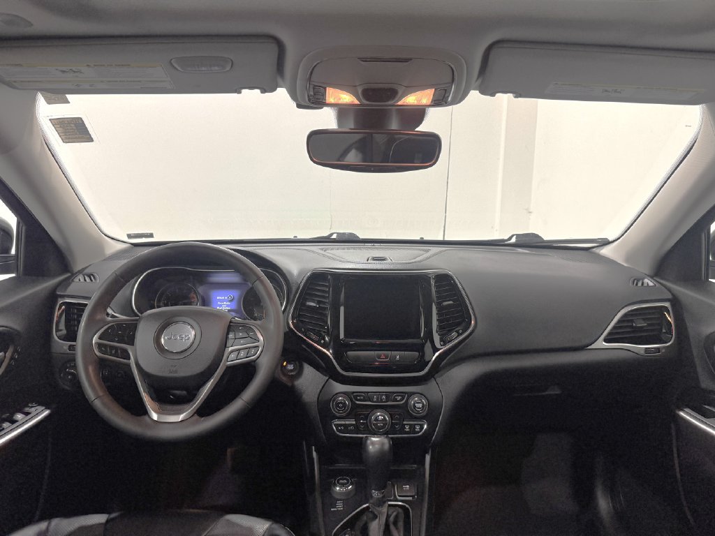 Used 2022 Jeep Cherokee Limited AWD/4WD image 2