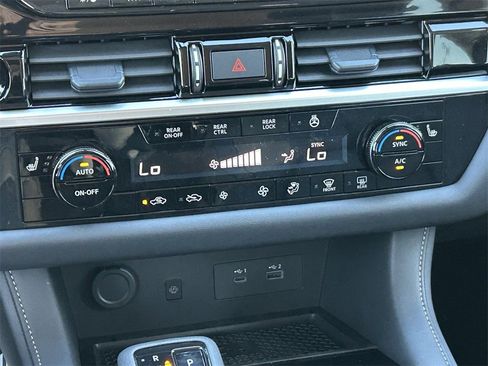 New 2025 Nissan Pathfinder SL image 14