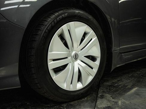 Used 2024 Nissan Leaf S image 3