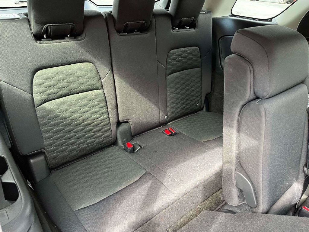 Used 2026 Nissan Pathfinder SV FWD image 21