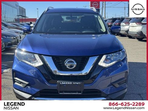 Used 2018 Nissan Rogue SV w/ Premium Package image 2
