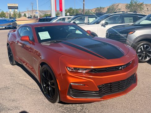 Used 2022 Chevrolet Camaro SS RWD image 7