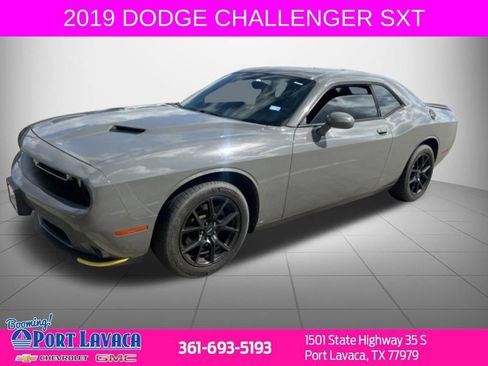 Used 2019 Dodge Challenger SXT w/ Driver Convenience Group RWD image 1