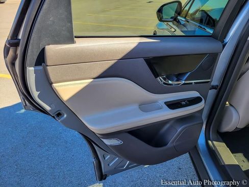 Used 2023 Lincoln Corsair AWD w/ Towing Package image 27