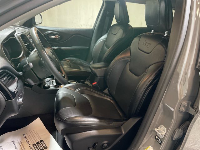 Used 2023 Jeep Cherokee Altitude Lux AWD/4WD image 17