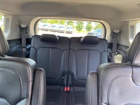Certified 2022 Jeep Grand Cherokee L Limited AWD/4WD image 26