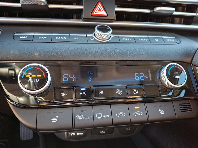 Certified 2025 Hyundai Elantra Limited FWD image 21