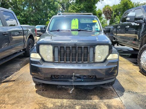 Used 2012 Jeep Liberty Sport AWD/4WD image 2