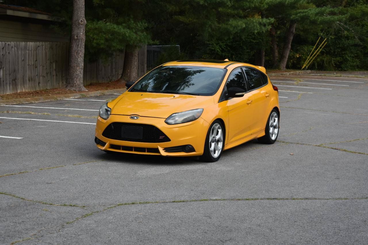 Used 2013 Ford Focus ST FWD image 2