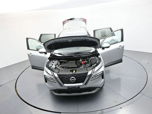 Used 2023 Nissan Rogue SV image 34