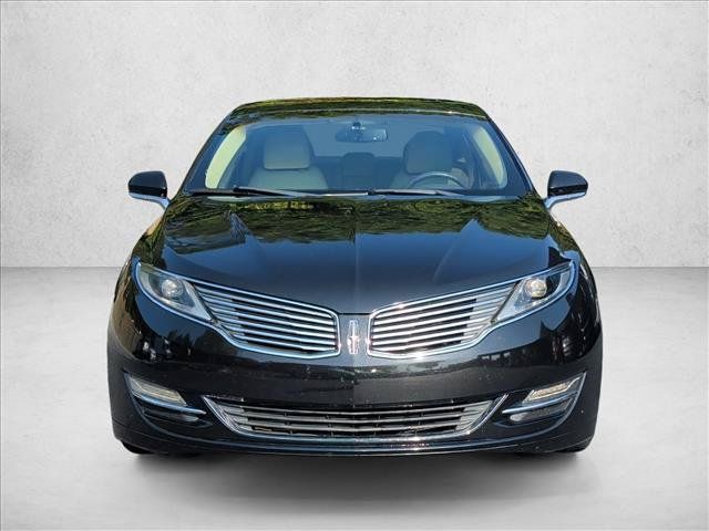 Used 2013 Lincoln MKZ FWD image 2