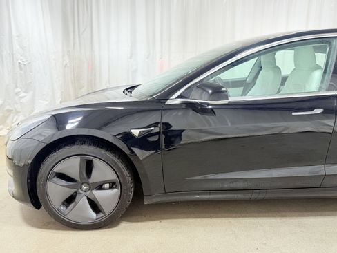 Used 2018 Tesla Model 3 Long Range image 4