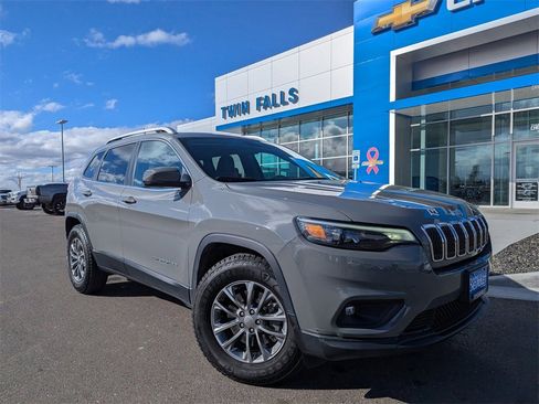 Used 2019 Jeep Cherokee Latitude Plus w/ Cold Weather Group image 1