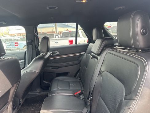 Used 2018 Ford Explorer Limited image 5