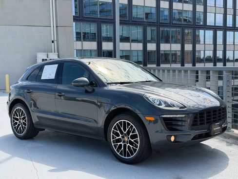 Used 2018 Porsche Macan Sport Edition AWD/4WD image 7