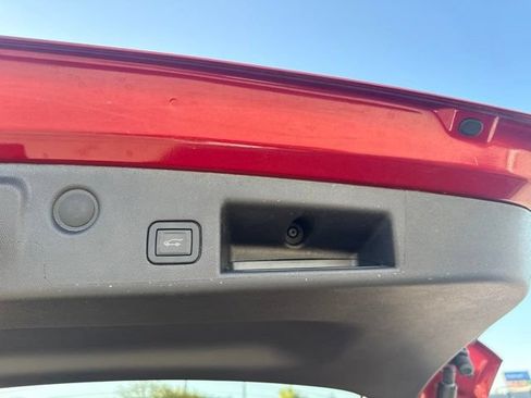 Used 2024 Chevrolet Equinox LT w/ LPO, Floor Liner Package FWD image 28